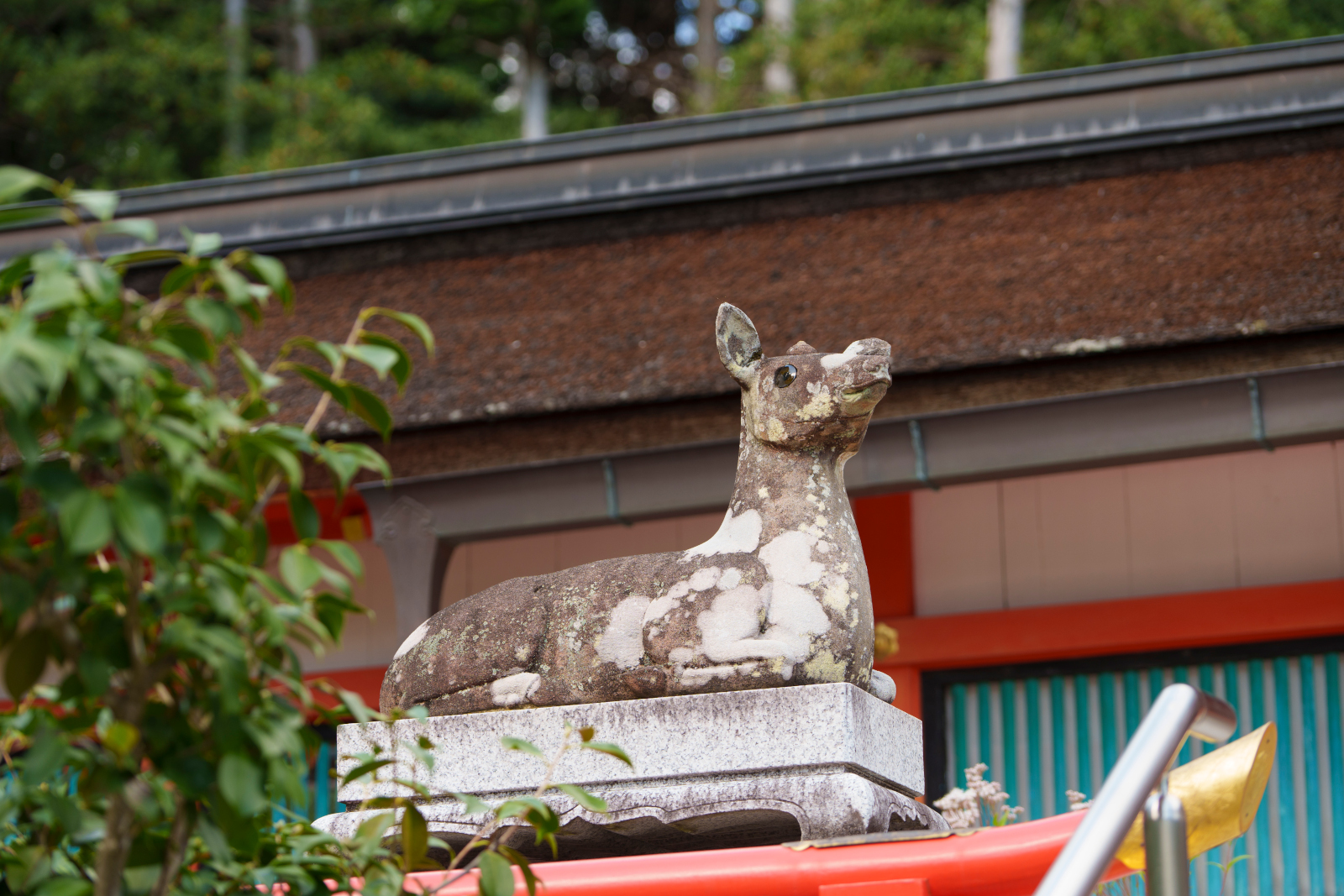 京都市西京区大原野にある大原野神社の狛犬、ならぬ狛鹿