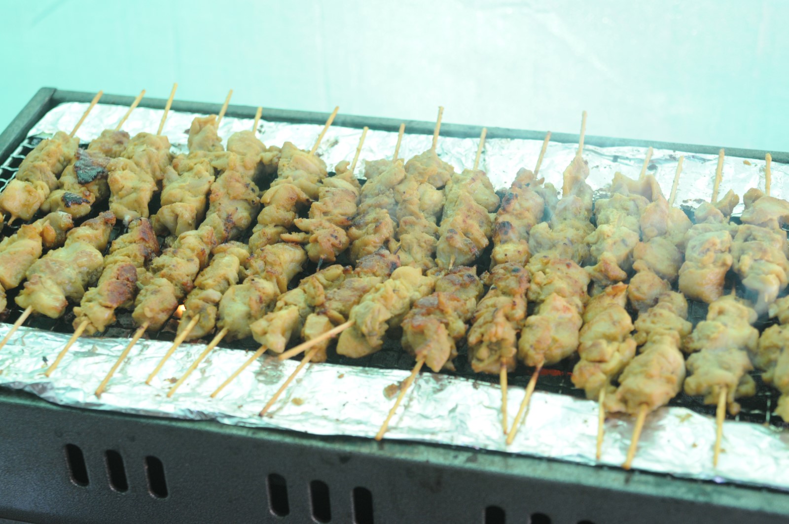 インドネシアの焼き鳥チキンサテ