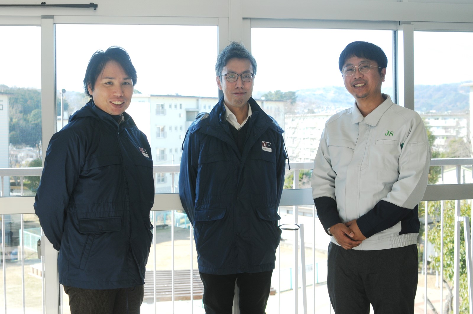 奈良住まいセンターの西村晃司さん、加納秀樹さん、JS奈良支店の榎芳彦さん