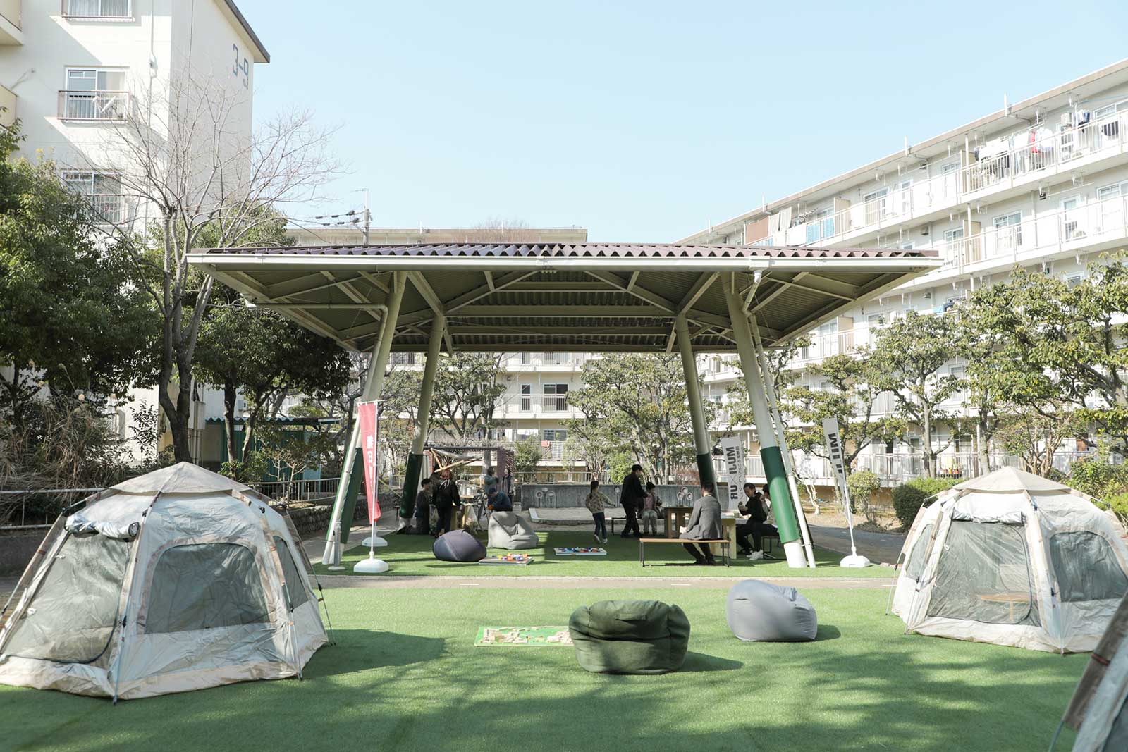 共用部にある人口芝