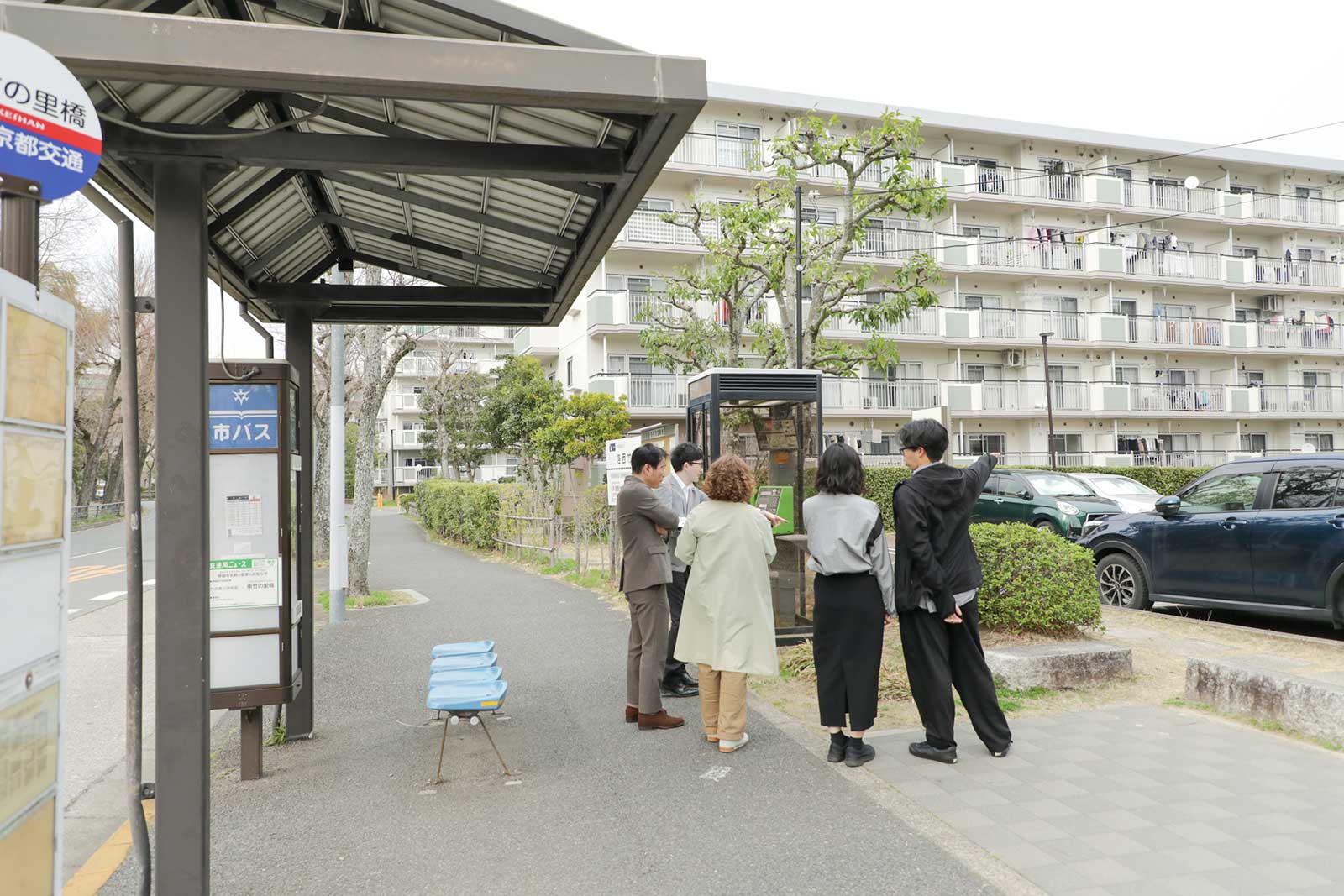 竹の里団地の入口にあるバス停