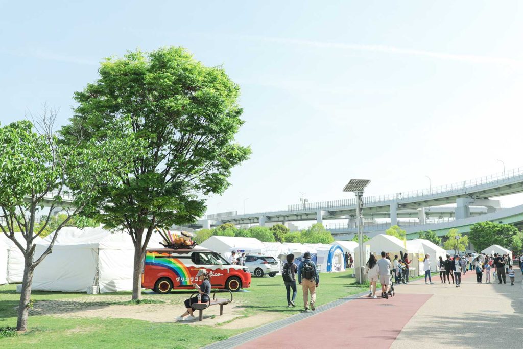 神戸三宮駅から海側へ15分ほど歩いた場所にある、みなとのもり公園。