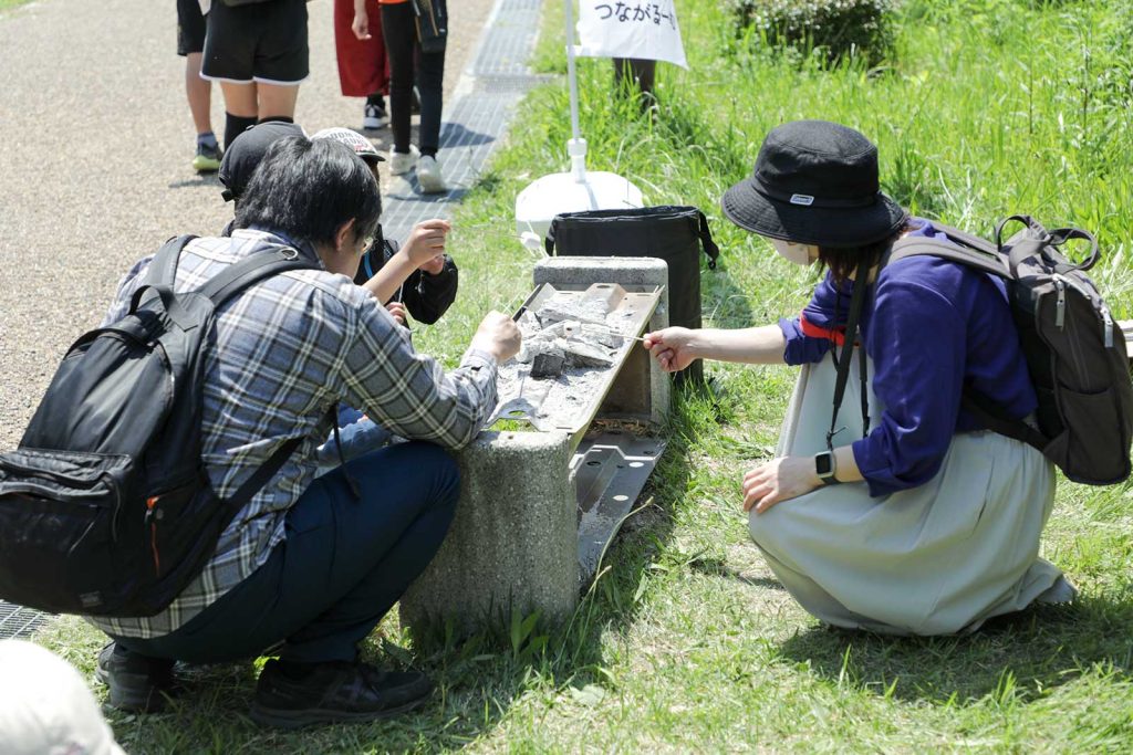 焼きマシュマロの甘い香りが漂う、かまどベンチ。