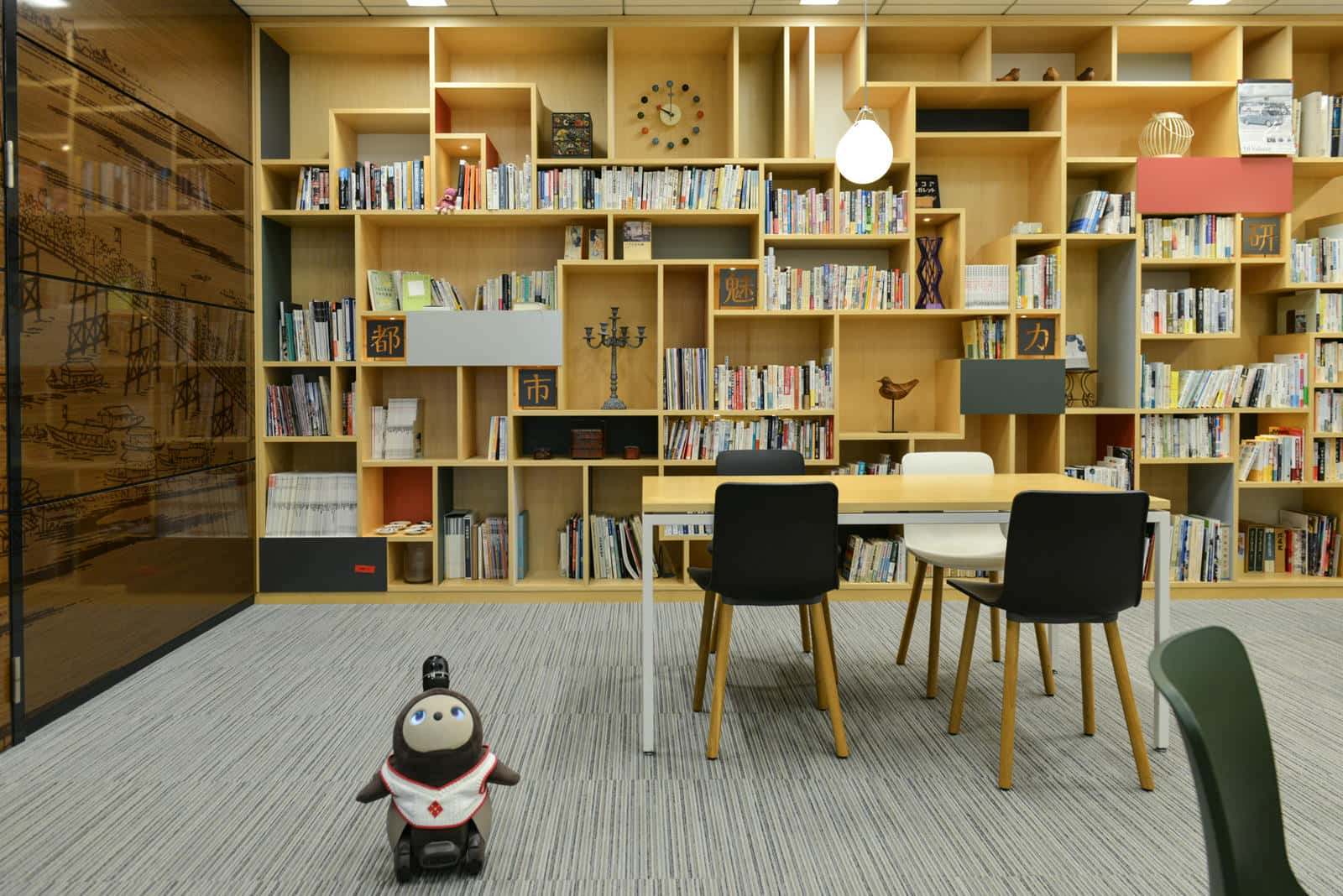 都市魅力研究室の室内の様子
