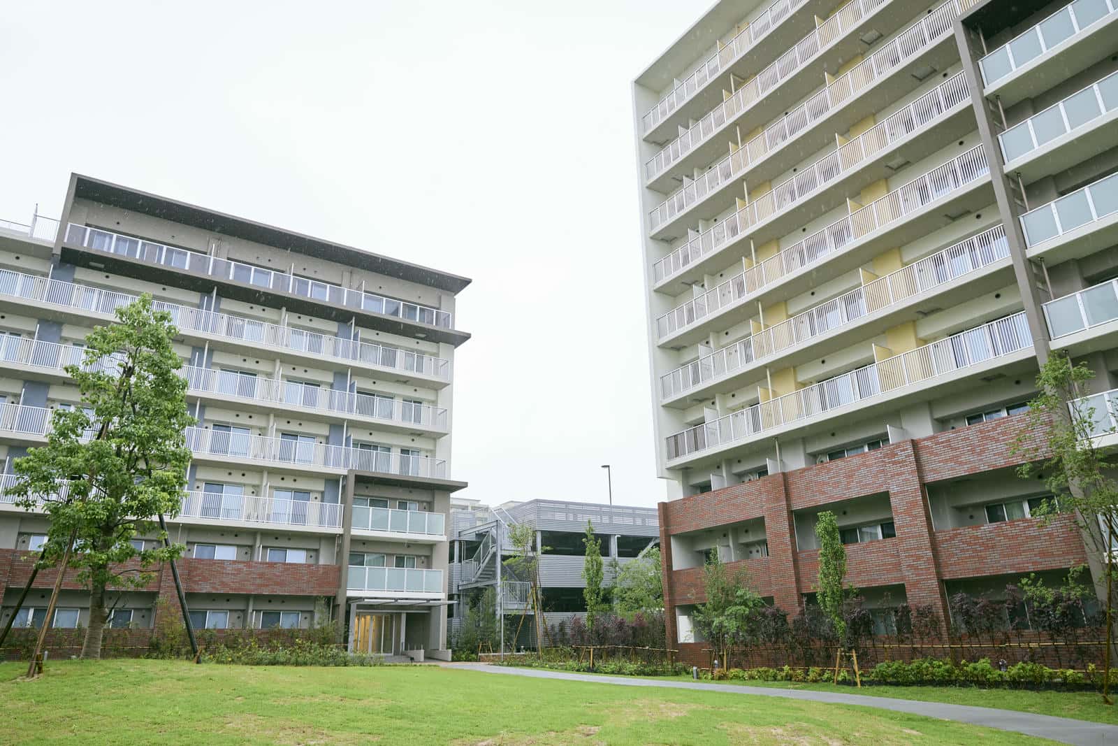 新千里東町団地104号棟の外観