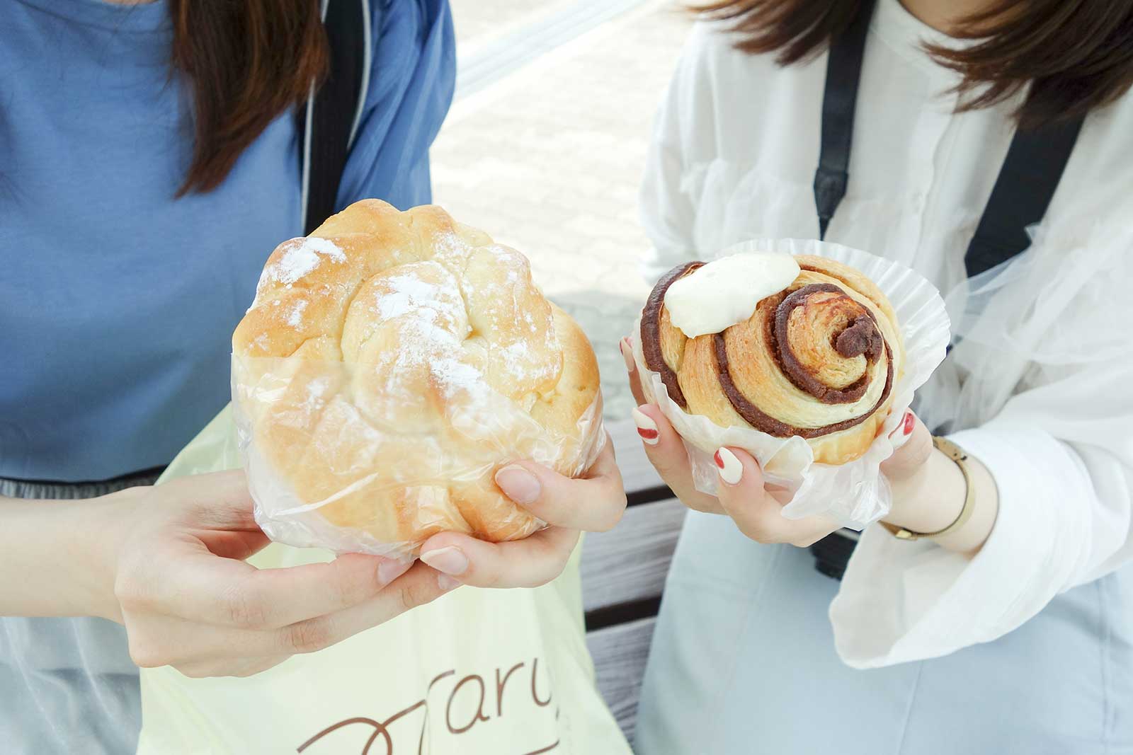 手づくりパンの店maruのエンサイマダとシナモンロール