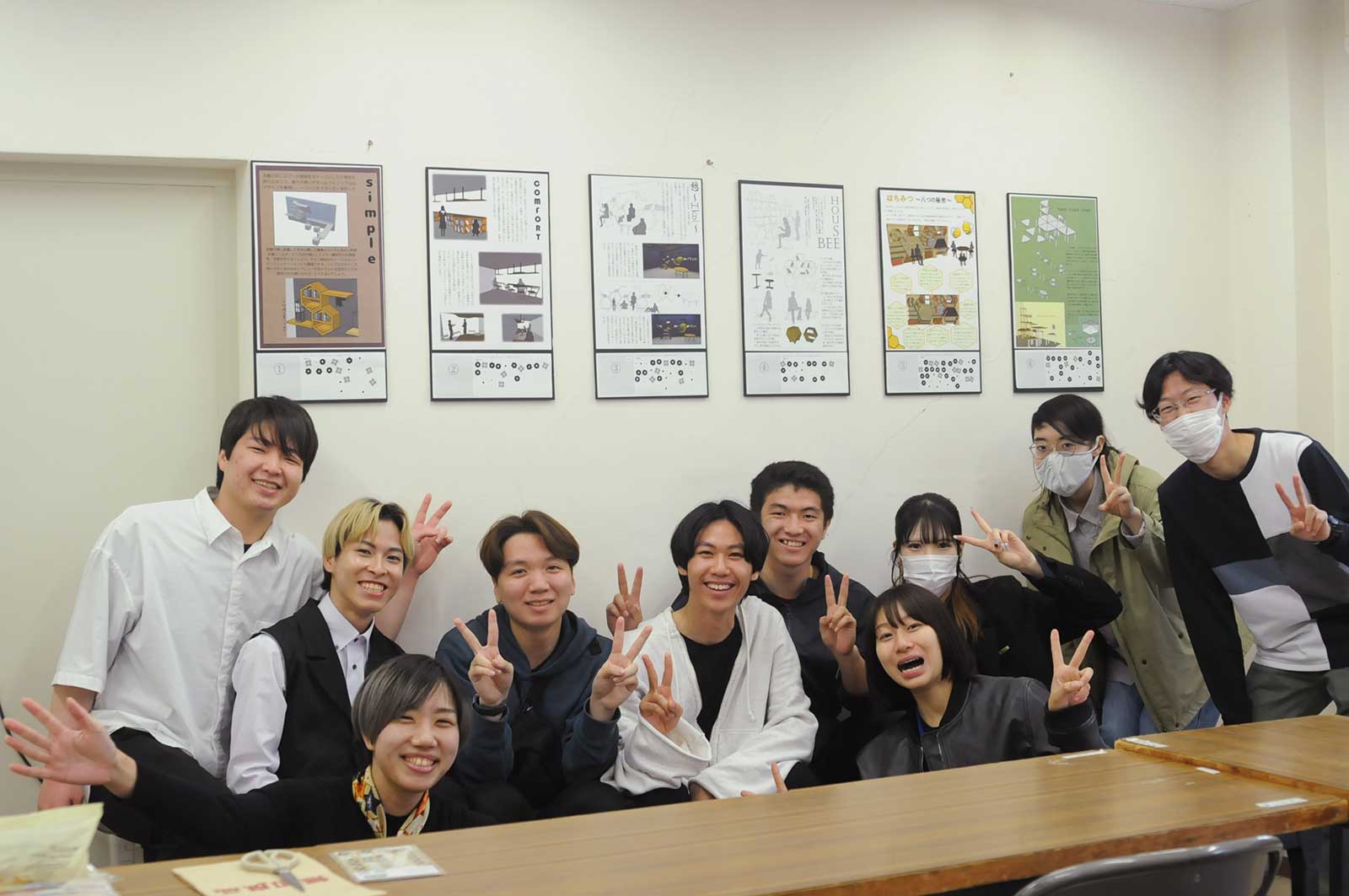大阪電気通信大学OECUまちづくり研究会の学生たち