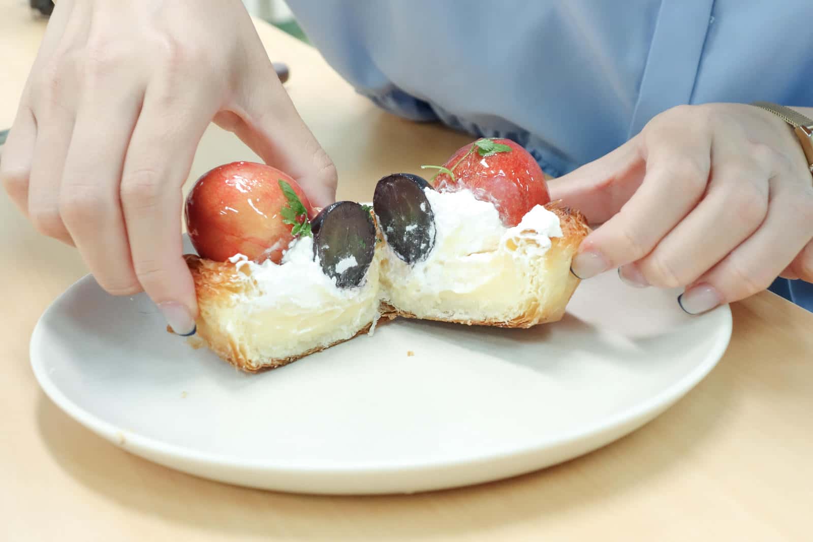 フルーツデニッシュパンの断面