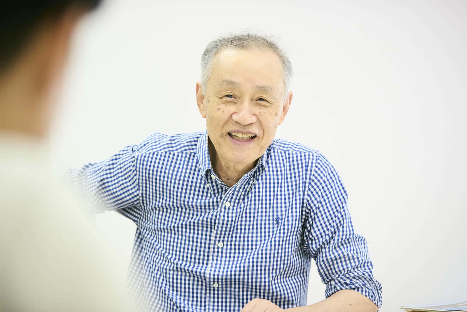 笑顔で話す千葉さん