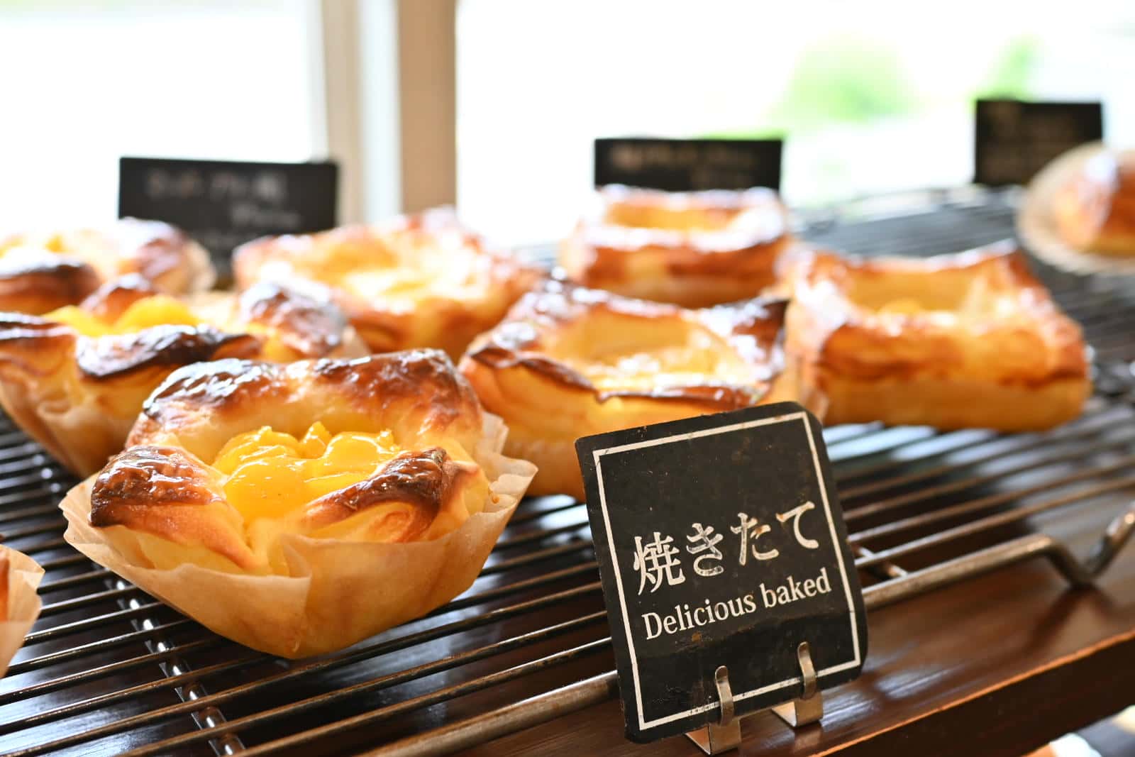 店頭に並べられたデニッシュパン