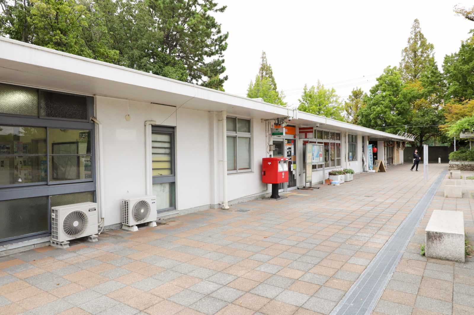 浜甲子園なぎさ街にある施設棟