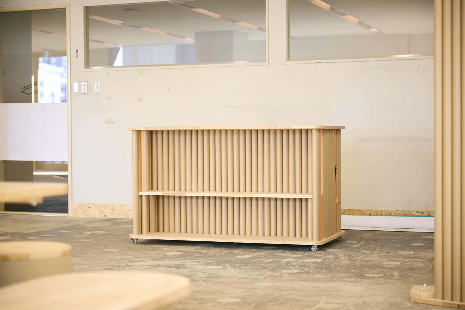 「ほとりで」にある棚