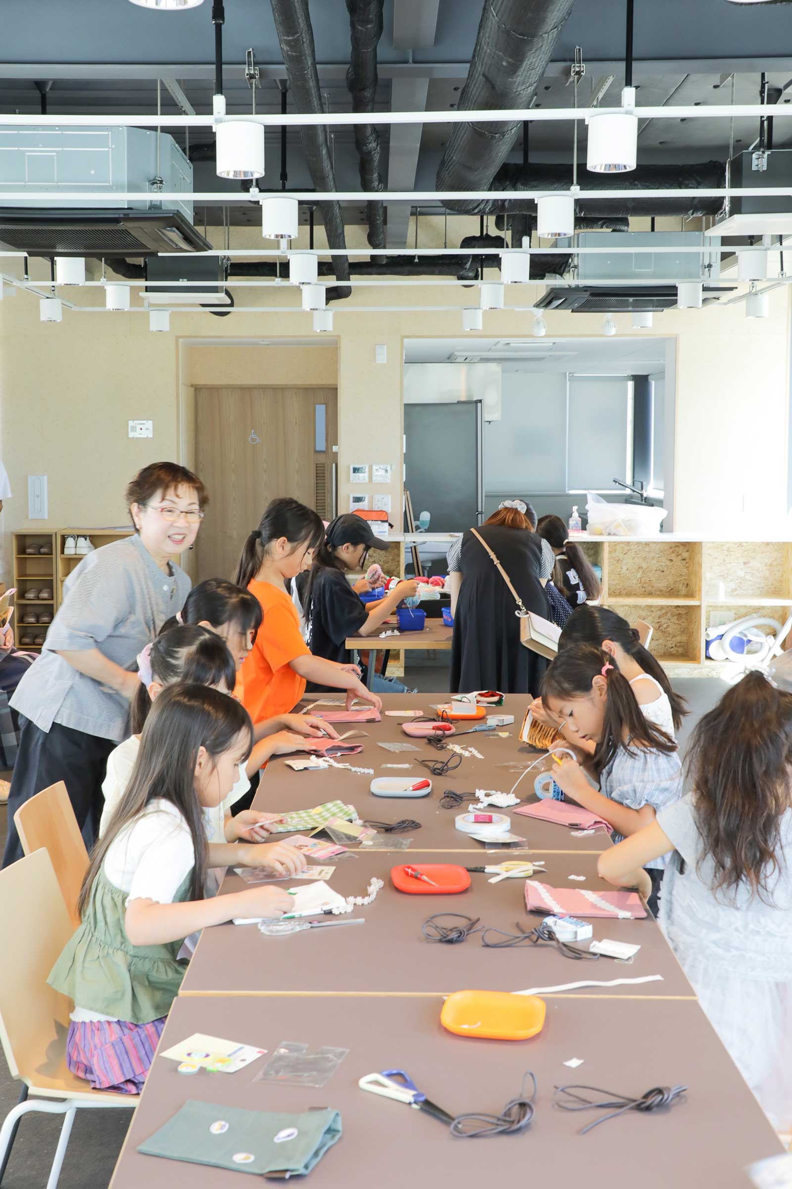 ポシェット作りの講師を務めた、大石さん。HAMACO:LIVINGで「ちくちくの会」を主宰。ハンドメイド制作を通して楽しく地域交流をしているそう。